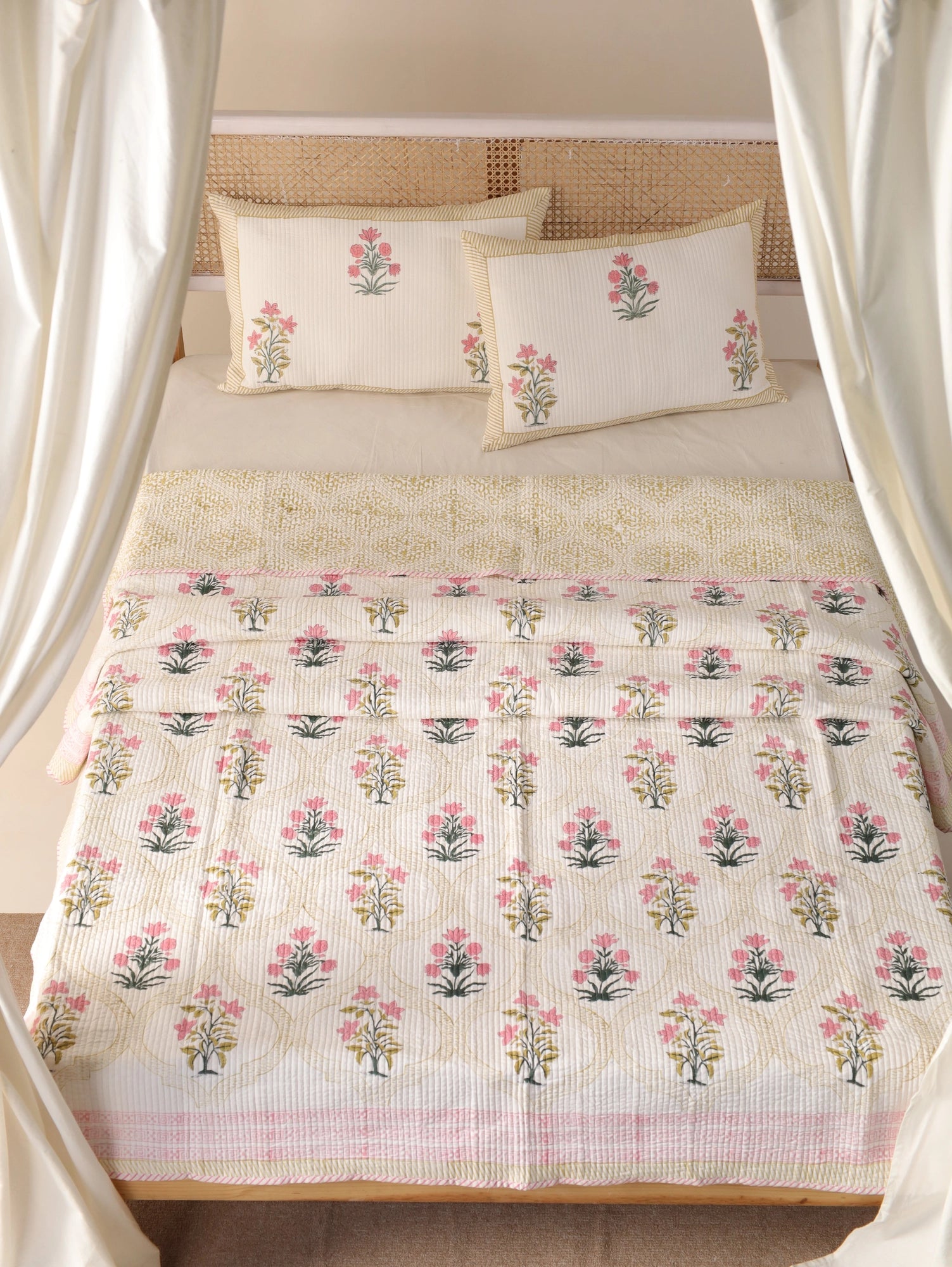 Kantha Stitch Quilt Hand Block Printed Cotton Bedding Queen Size Printed Quilt Coverlet. Secondary image