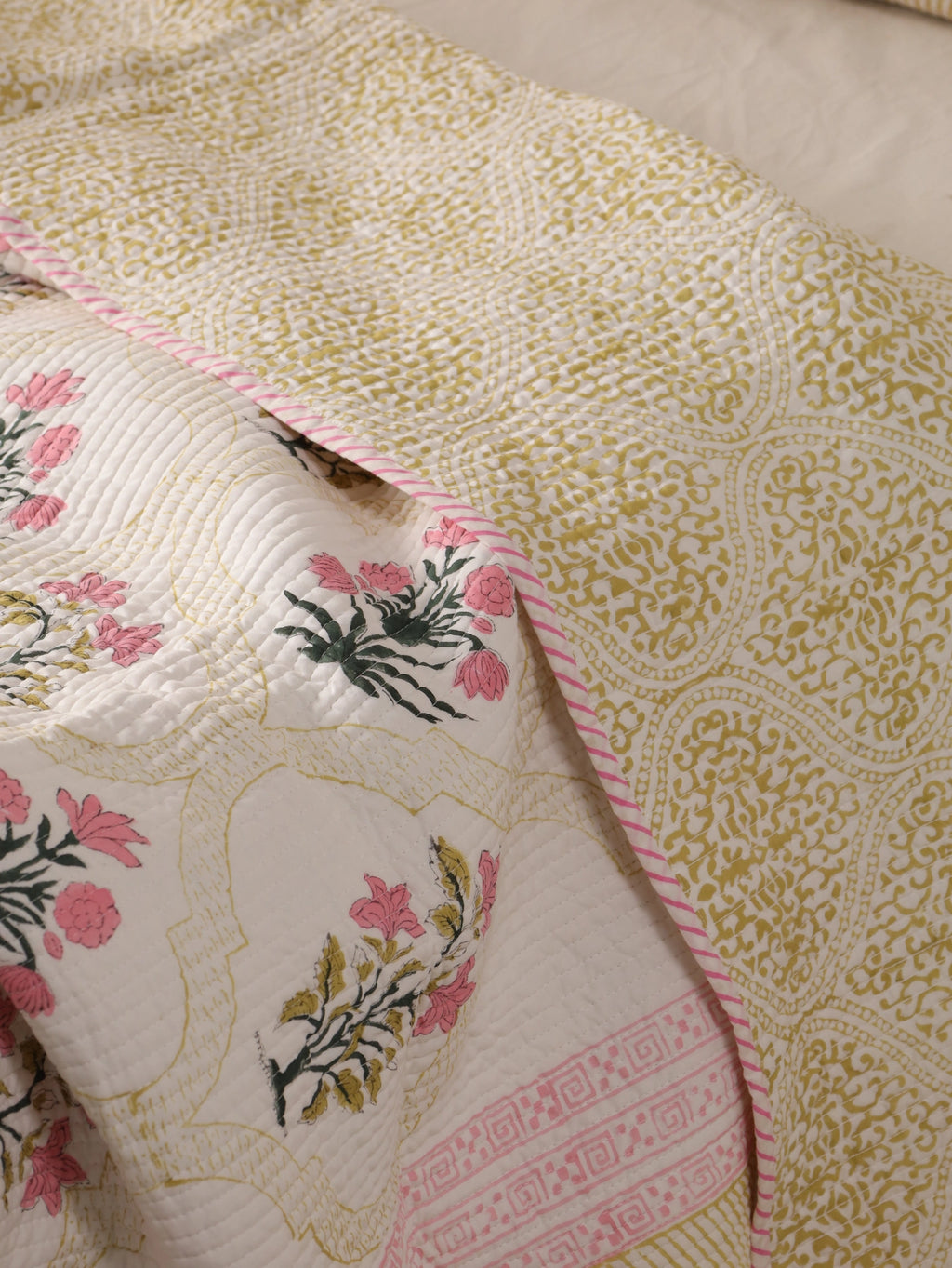 Boho Comforter Quilt Set with Pillowcases | Handmade Soft Blanket for Bedroom Decor - Image 6