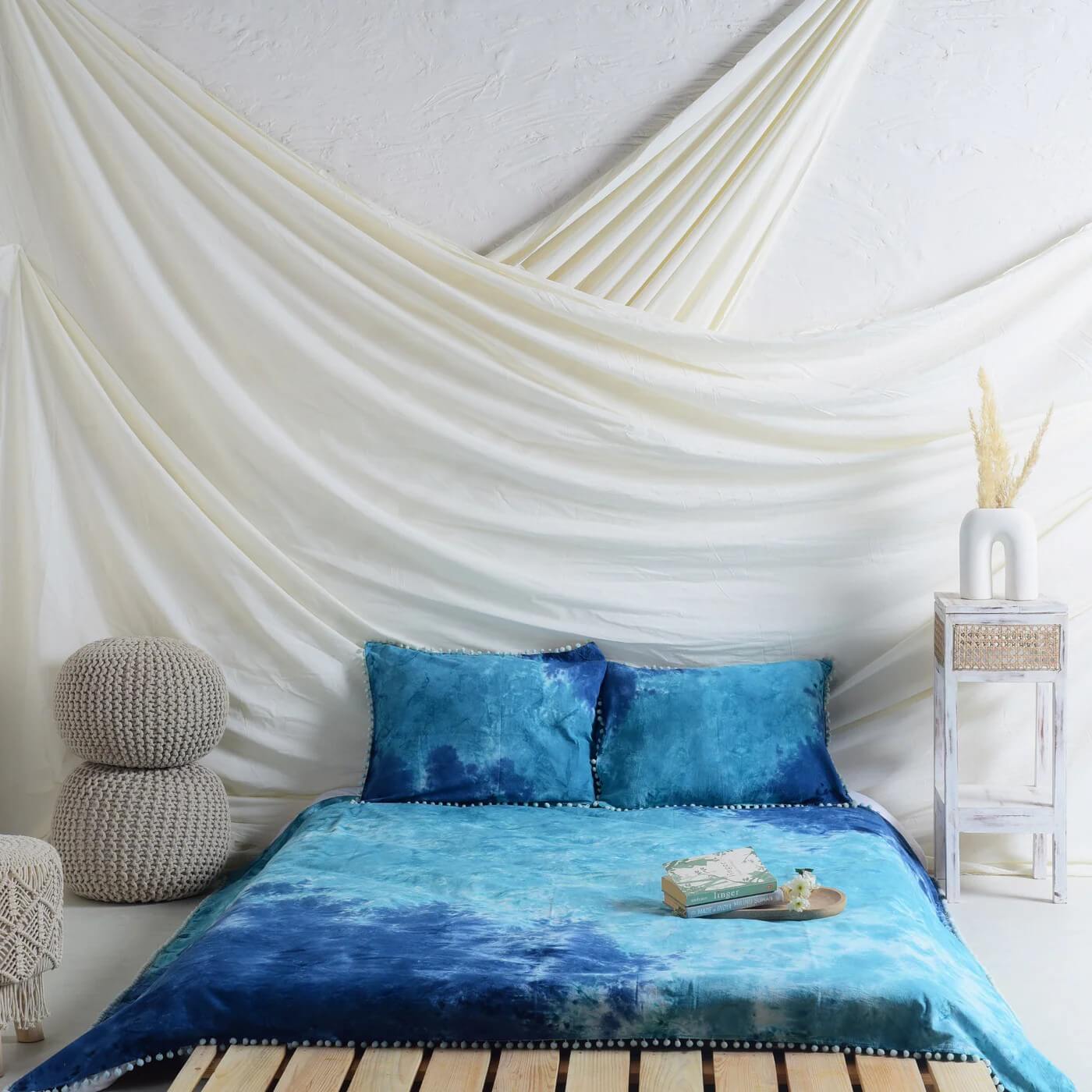 Light Blue Tie Dye Bedsheets with Pillow Covers Main image
