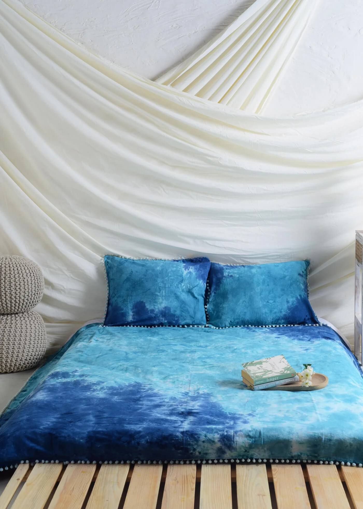 Light Blue Tie Dye Bedsheets with Pillow Covers Secondary image