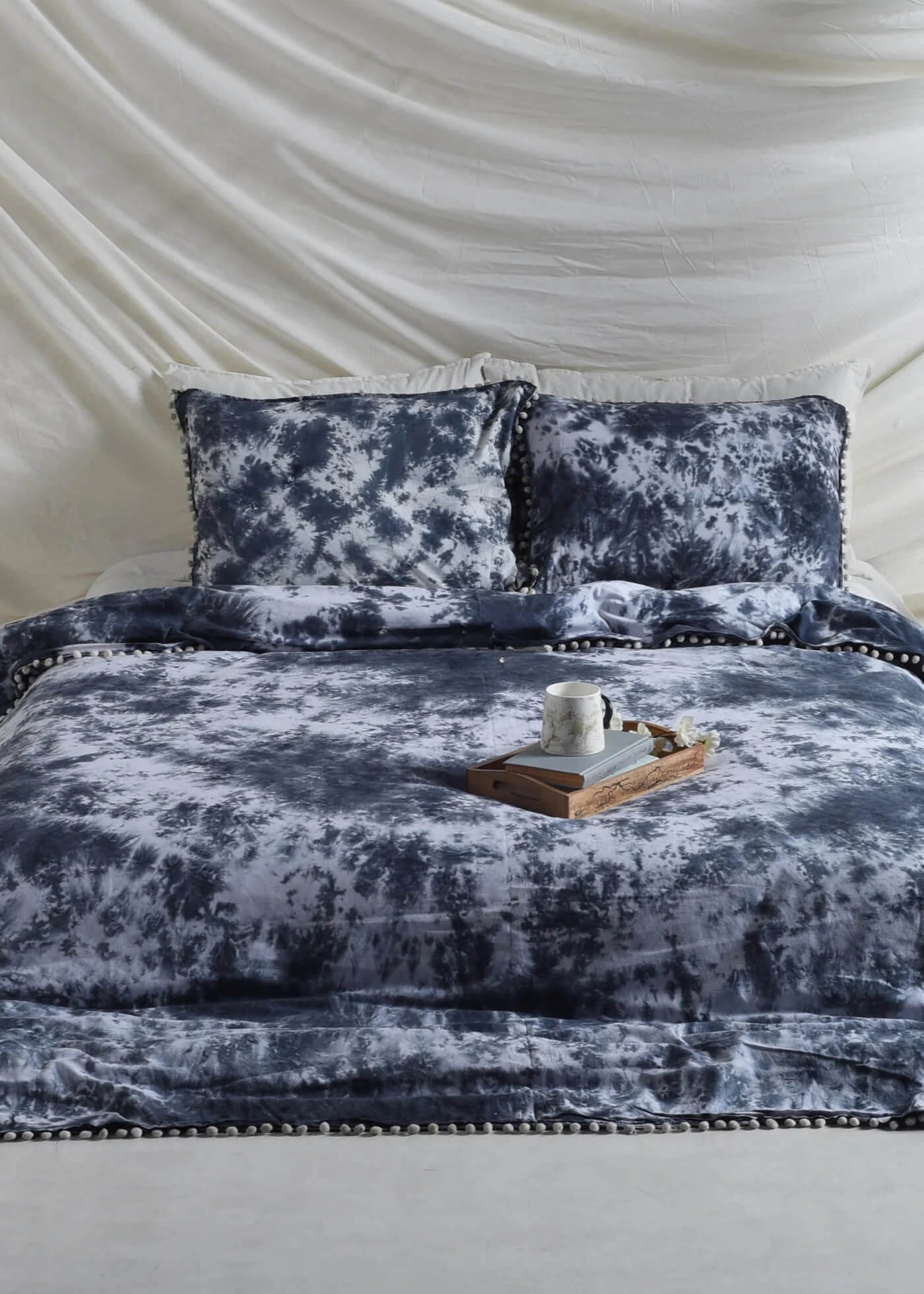 Ocean Blue Tie Dye Bedsheet set with Pillow Covers Secondary image