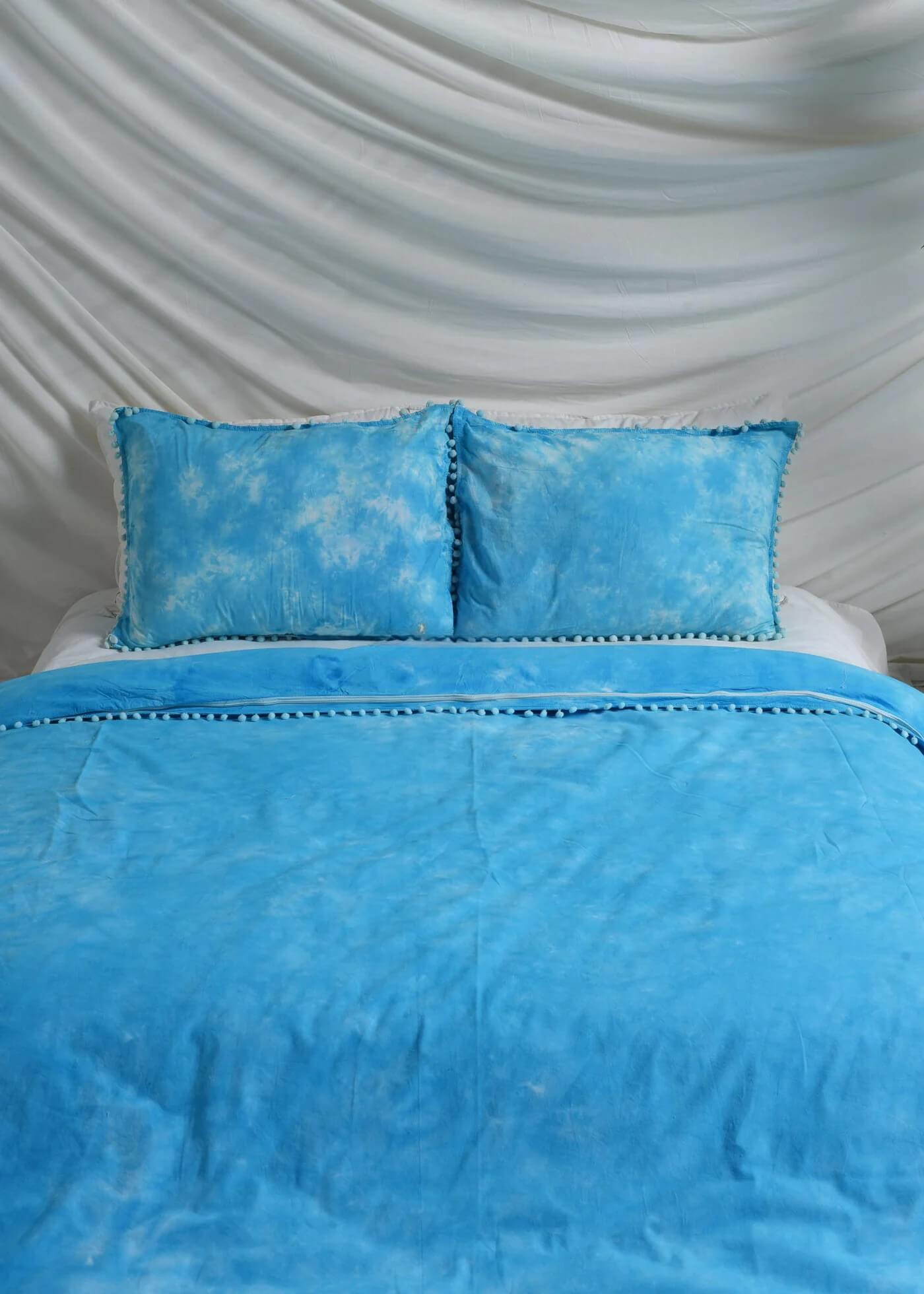 Sky Blue Tie Dye Bedsheets with Pillow Covers Secondary image