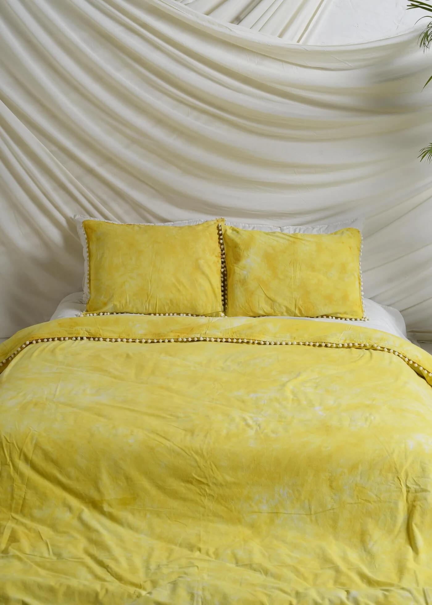Yellow Tie Dye Bedsheets with Pillow Covers Secondary image