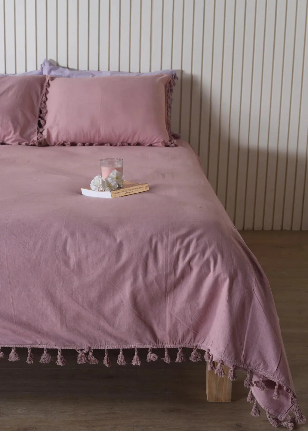 Coral Linen Bedsheet with Pillow Covers