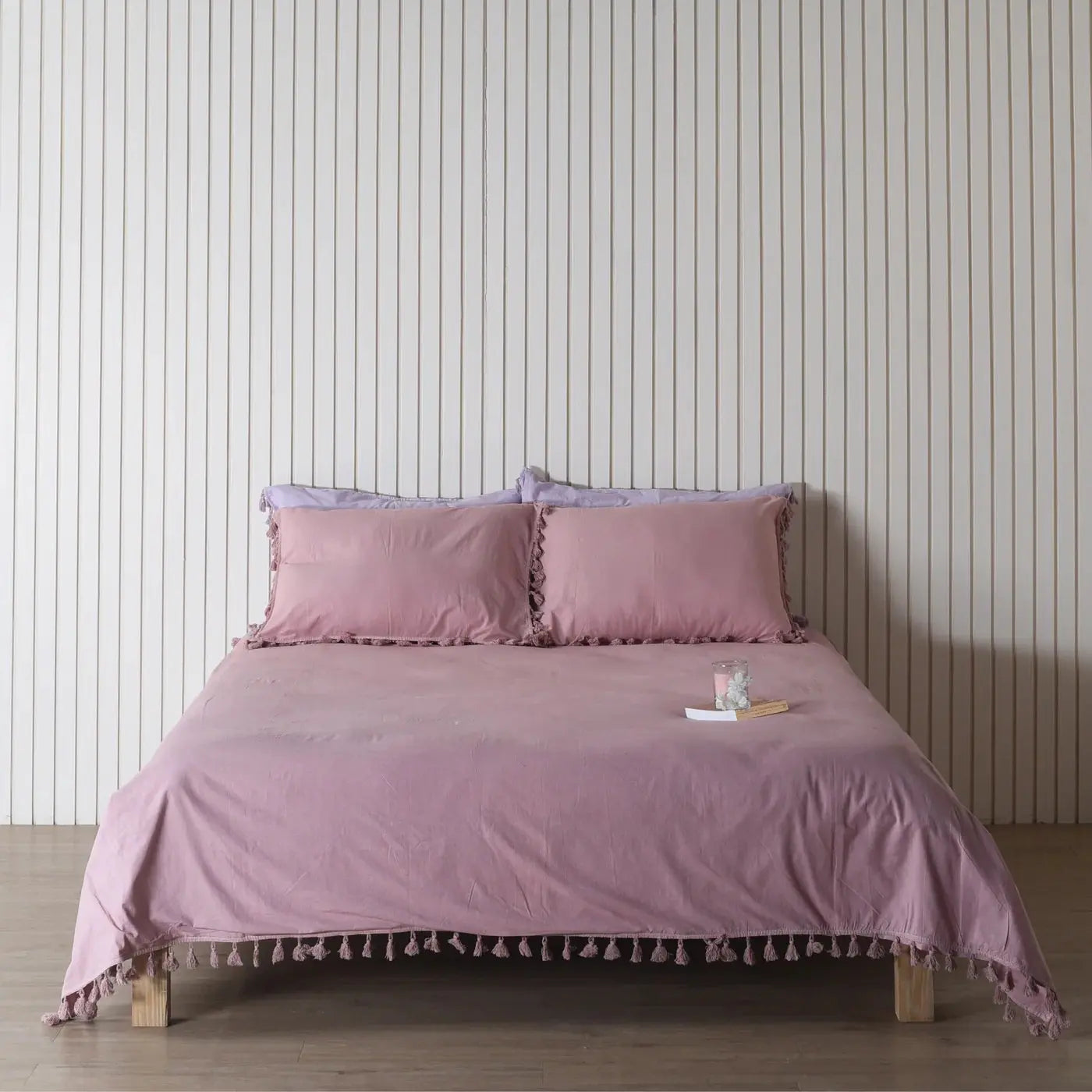 Coral Linen Bedsheet with Pillow Covers Main image