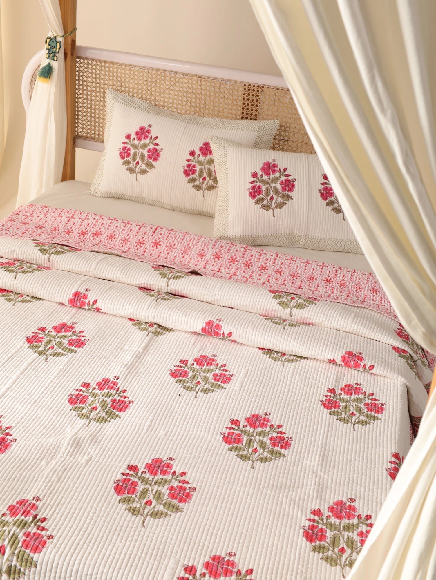 Quilt with Pillow Cover Stamp Set Floral Cotton Quilted Double Soft Cozy Coverlet All Season Blanket - Image 4