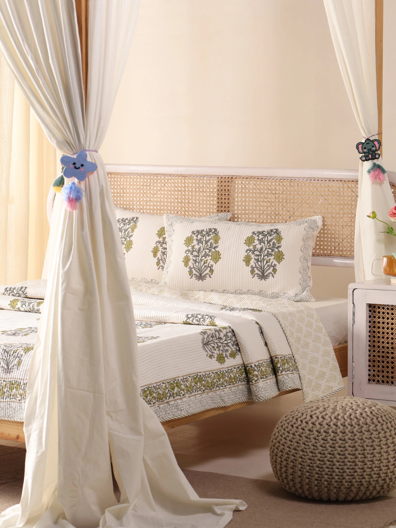 Quilt Patterns Comforter Hand block printed Cotton Queen Size Printed Quilt Pillow Coverlet Main image