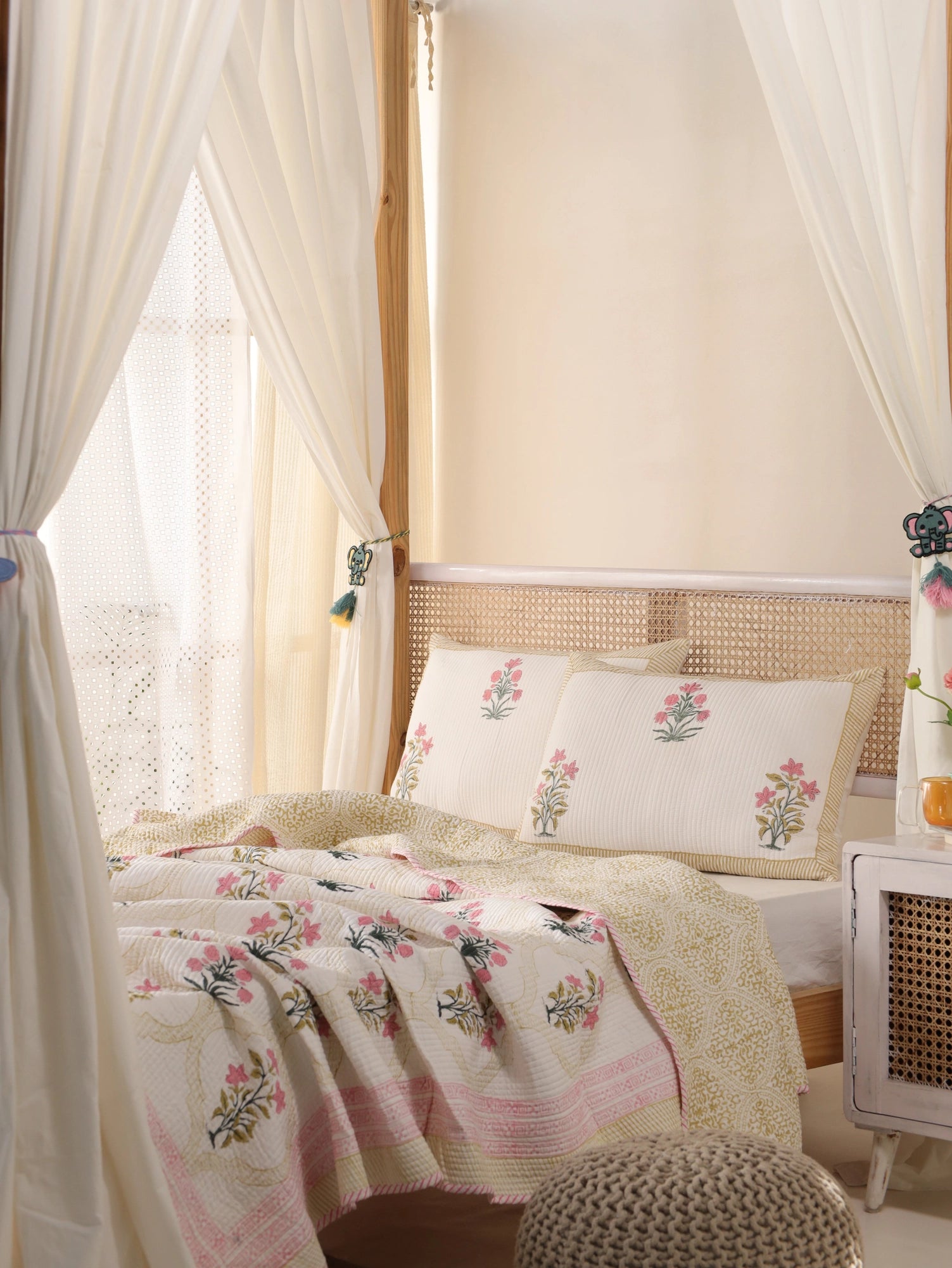 Boho Comforter Quilt Set with Pillowcases | Handmade Soft Blanket for Bedroom Decor Main image