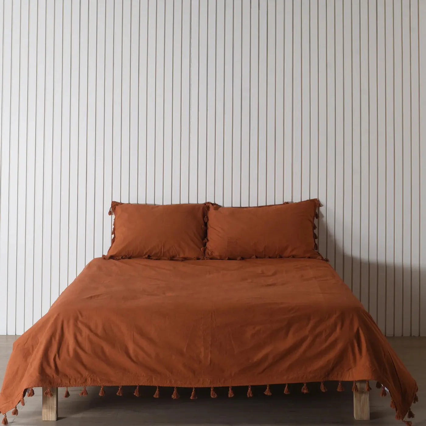 Rust Linen Bedsheet with Pillow Covers Main image